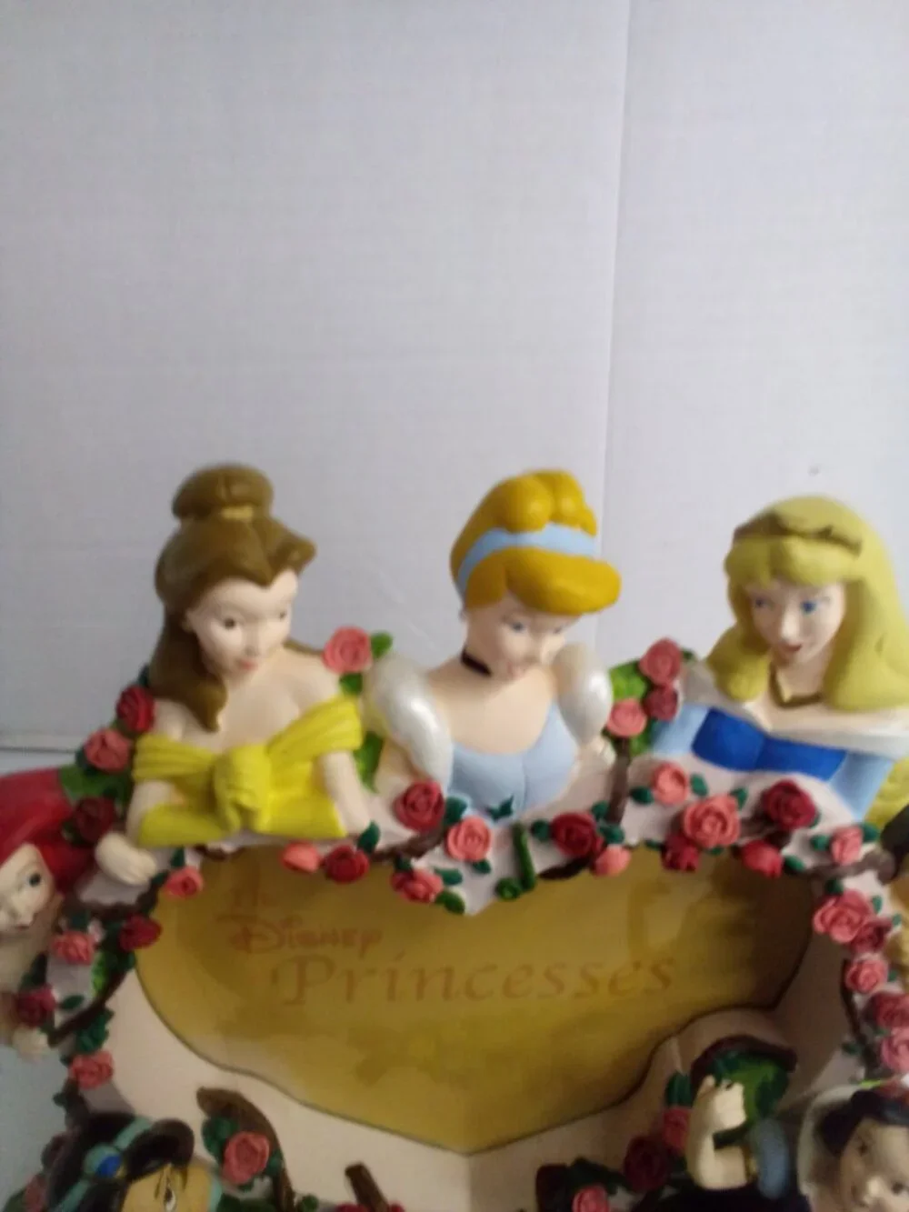 Disney Parks 3D Sculpted Picture Frame Princesses Heart Shape 8